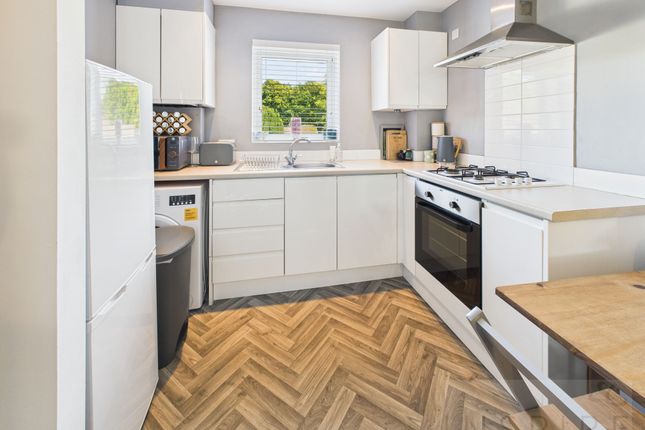 Greenways Walk, Crawley RH11 1 bed flat for sale