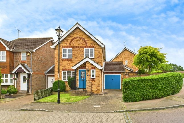 Skylark View, Horsham RH12 2 bed detached house for sale