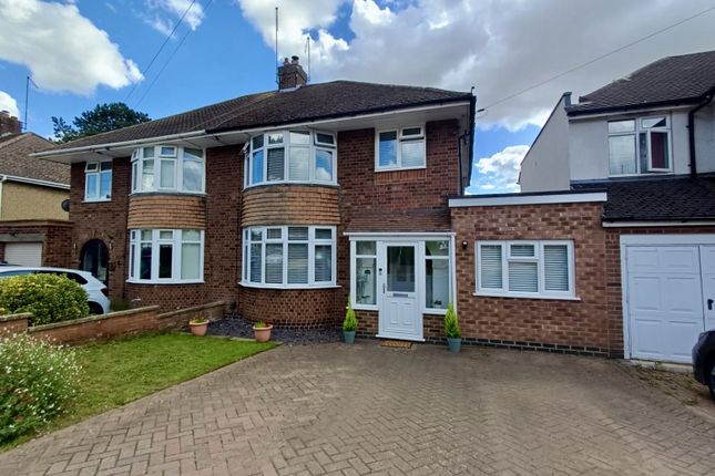 Oaklands Drive, Westone, NN3 3JN 4 bed semi