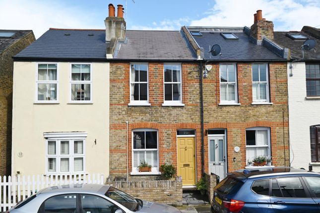 Norcutt Road, Twickenham TW2 2 bed terraced house for sale