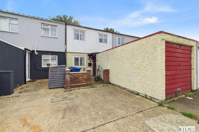 Larkspur Close, South Ockendon 3 bed terraced house for sale