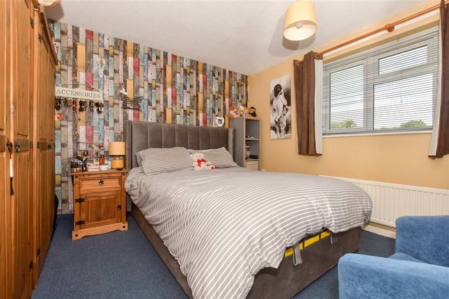 3 bed end terrace house