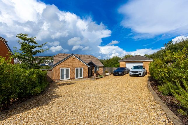 5 bed detached house