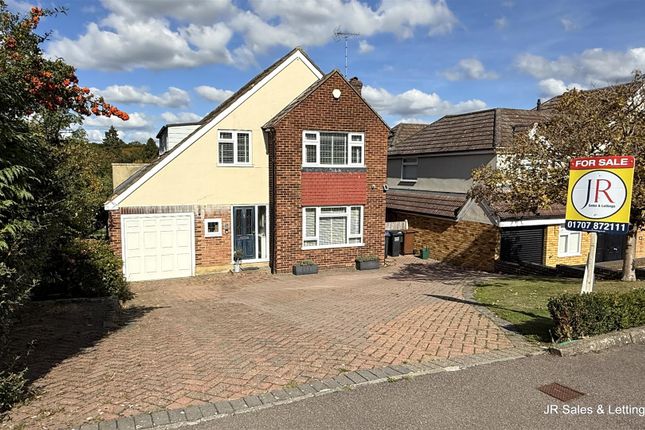 Warwick Avenue, Cuffley 3 bed detached house for sale