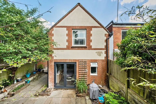 Shiplake Bottom, Peppard Common RG9 3 bed semi