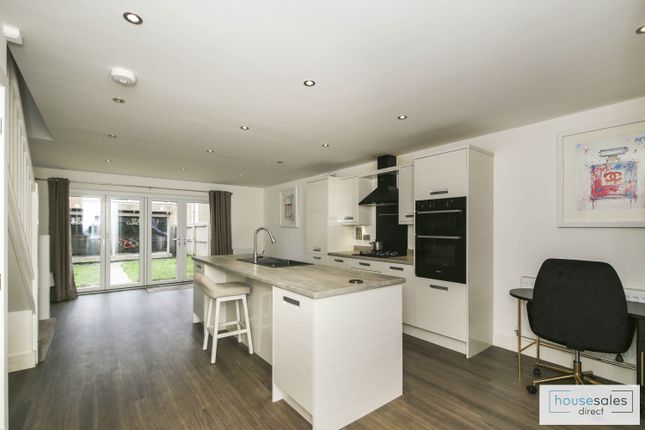 2 bedroom semi-detached house for sale