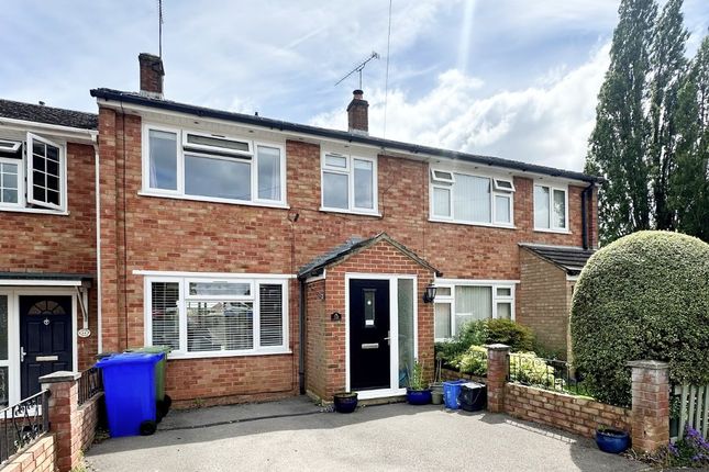Alfonso Close, Aldershot, GU12 3 bed semi