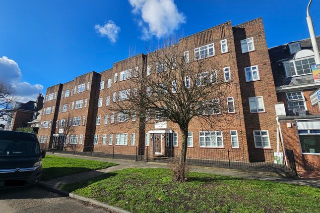 Geddy Court, Hare Hall Lane, RM2 3 bed apartment for sale