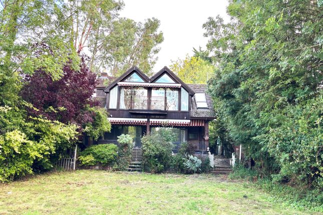 Hythe End Road, Wraysbury... 4 bed detached house for sale