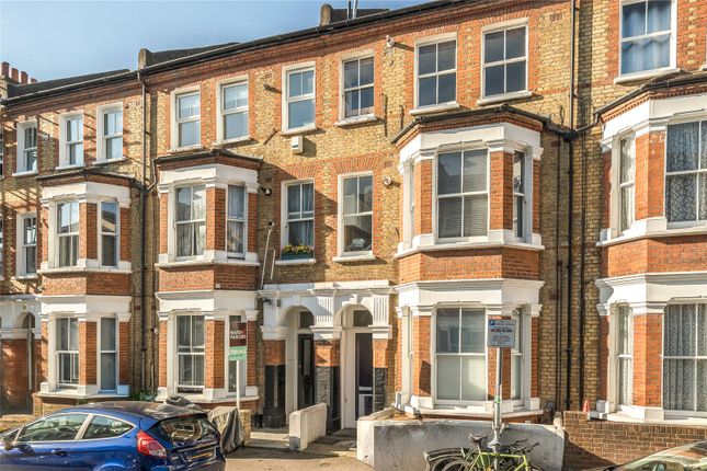London SW8 3 bed apartment for sale