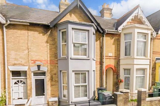 Newport Road, Cowes, Isle of Wight 2 bed terraced house for sale