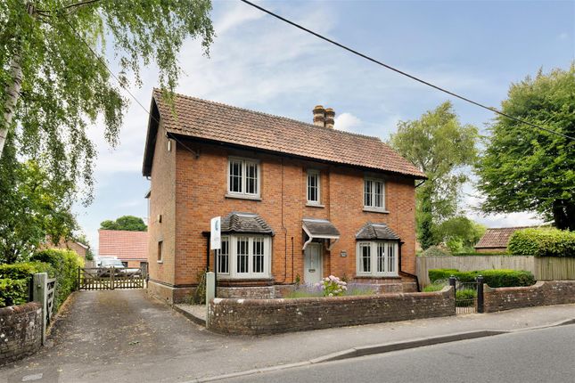 High Street, Worton 3 bed detached house for sale