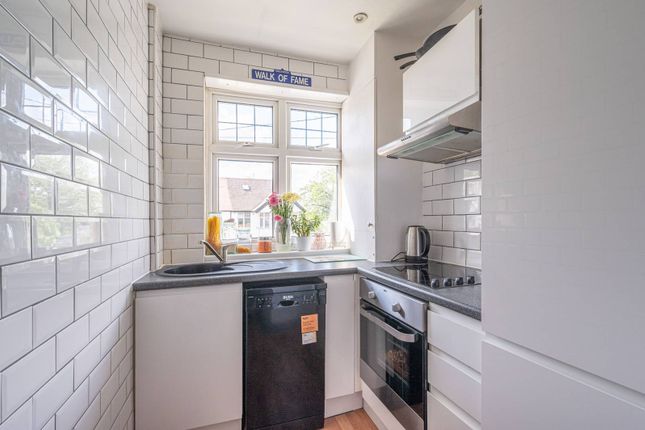 Barford Close, Hendon, London, NW4 1 bed flat for sale