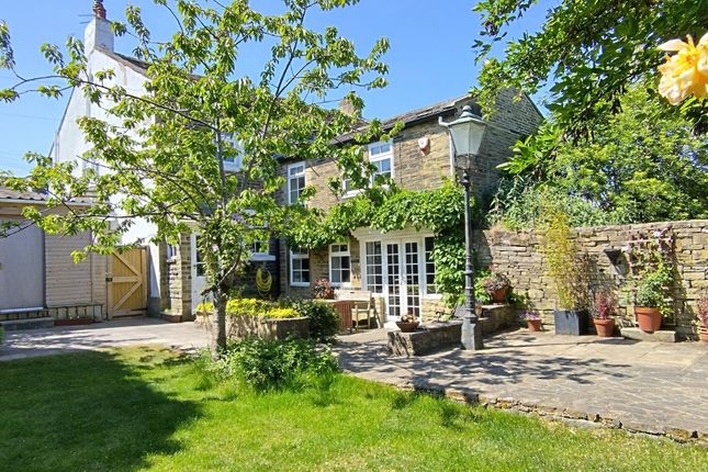 Uppermoor, Pudsey, West Yorkshire, LS28 4 bed semi
