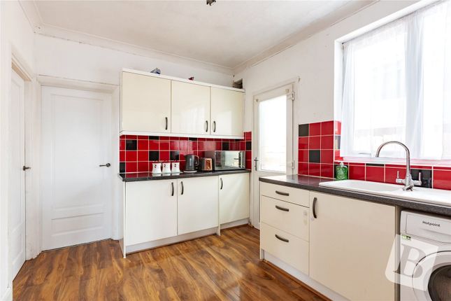 Alma Avenue, Hornchurch, RM12 2 bed bungalow for sale