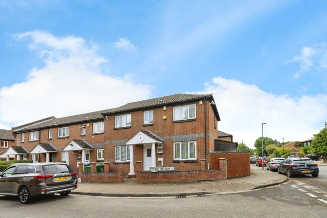 4 bedroom end of terrace house for sale