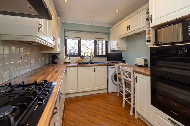Church Fields Road, Doncaster, DN11 2 bed detached bungalow for sale
