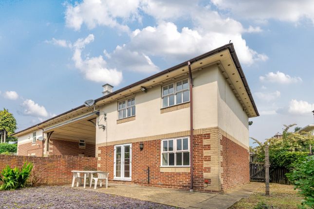 Redhouse Lane, Chapel Allerton... 2 bed link detached house for sale