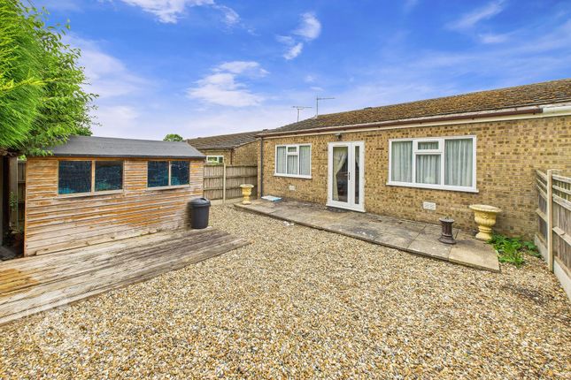 St. Laurence Avenue, Brundall, Norwich 3 bed semi