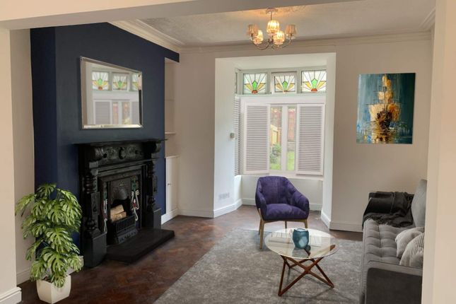Wern Street, Tonypandy, Rhondda Cynon... 4 bed semi