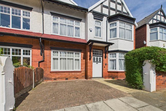 6 bedroom semi-detached house for sale