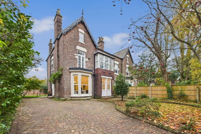 6 bedroom semi-detached house for sale