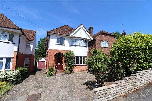 York Road, Surrey GU15 3 bed detached house for sale