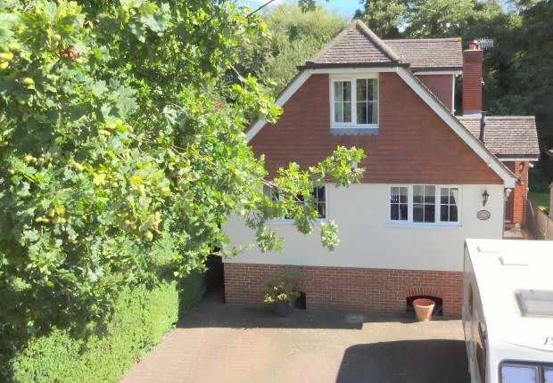 EAST PECKHAM, TN12 5EU. 3 bed detached house for sale