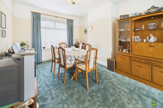 Midfield Avenue, Bexleyheath, Kent, DA7 3 bed semi