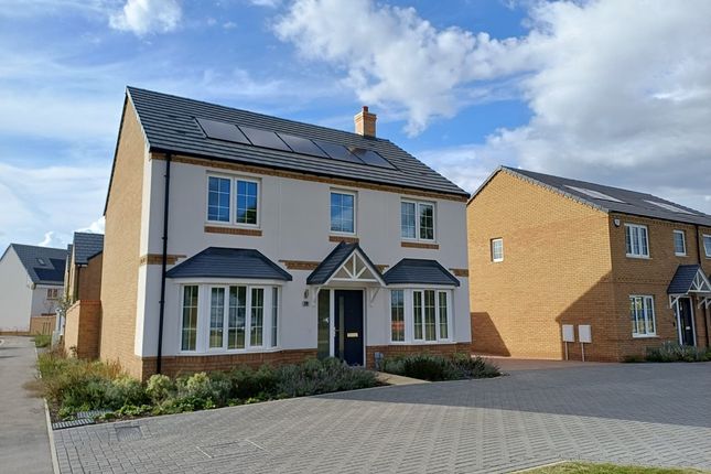 4 bed detached house