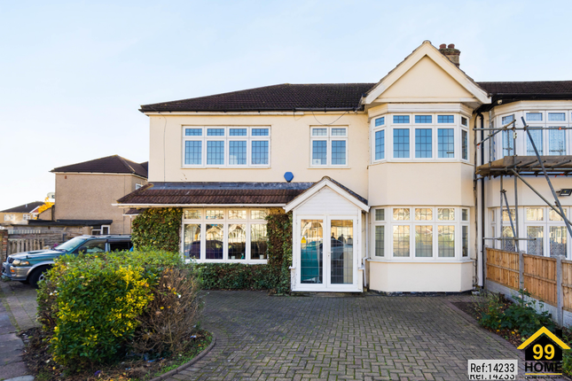 Evesham Way, Ilford, London, IG5 6 bed semi