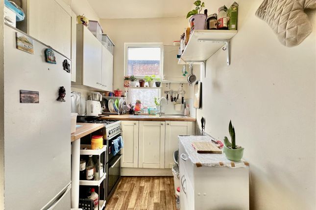 15 Cecil Road, Hounslow TW3 2 bed maisonette for sale