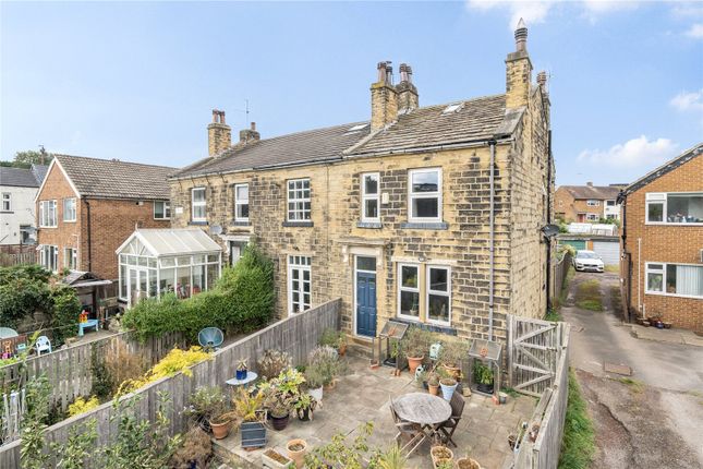 Valley Road, Pudsey, West Yorkshire 2 bed end of terrace house for sale