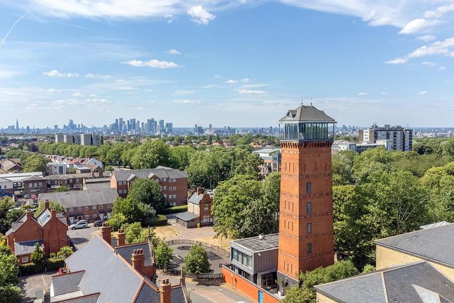 Edith Cavell Way, London, SE18 5 bed detached house for sale