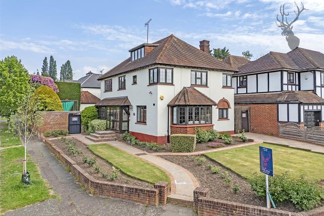 Courtland Drive, Chigwell IG7 4 bed detached house for sale