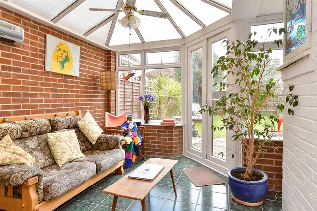 3 bed semi-detached bungalow