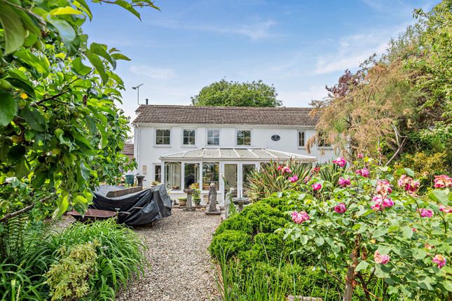 Totterdown Lane, Fairford... 3 bed detached house for sale