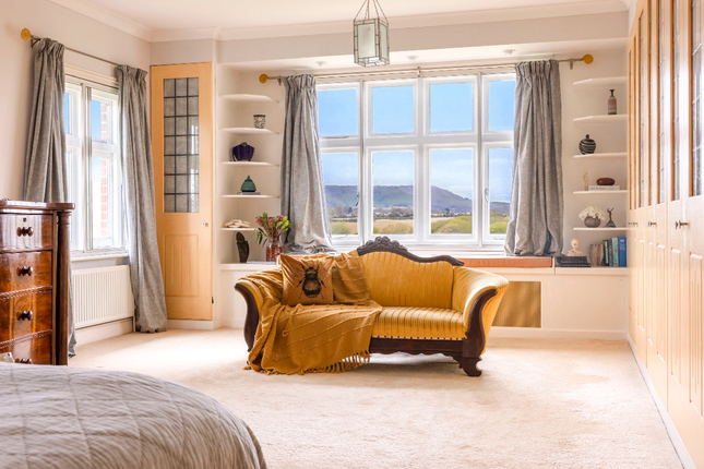 Berwick, Polegate 4 bed detached house for sale