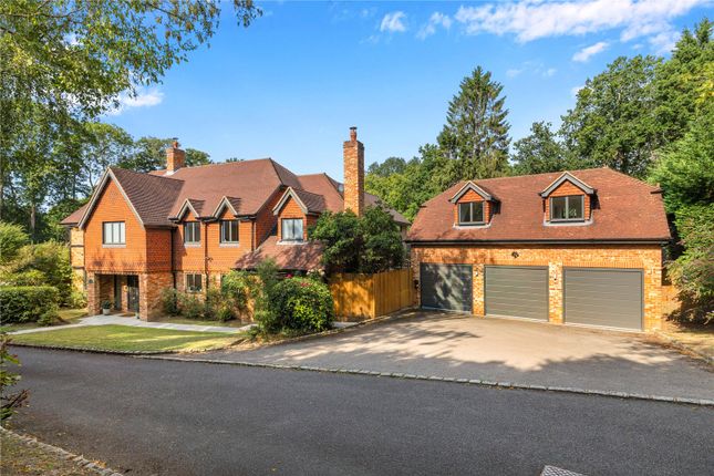 Highfield Close, Oxshott, KT22 6 bed detached house for sale