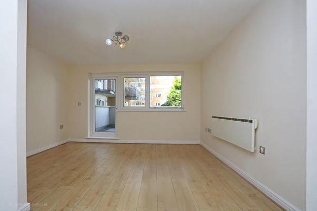 Rosemoor House, London W13 1 bed flat for sale