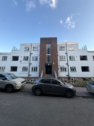 The Woodlands, London, SE19 2 bed flat for sale