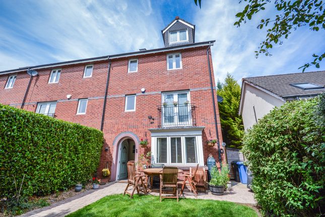 Harwell Road, West Timperley, WA14 5 bed townhouse for sale