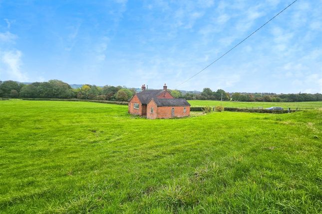 2 bedroom detached bungalow for sale