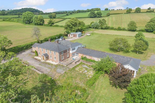 6 bedroom country house for sale