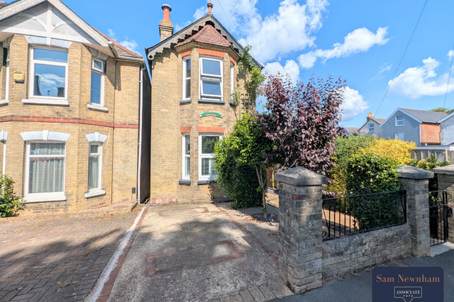 2 bedroom detached house for sale
