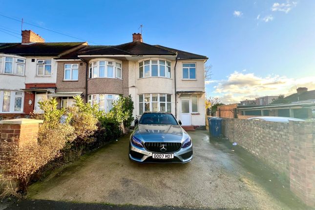 Selby Gardens, Southall UB1 3 bed end of terrace house for sale