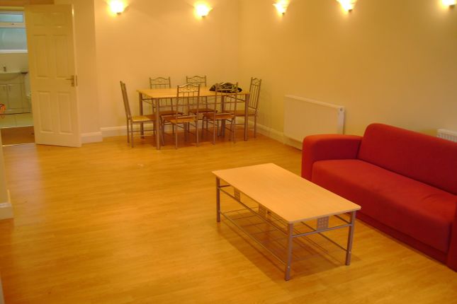 5 bed semi-detached house