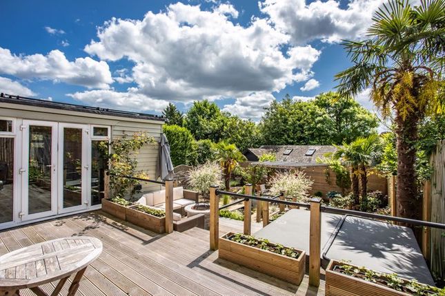 5 bedroom semi-detached house for sale