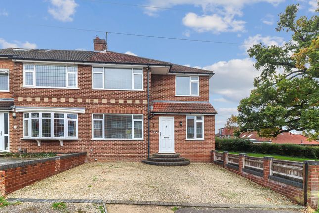 Great Elms Road, Hemel Hempstead, HP3 3 bed semi