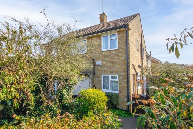 St. Leonards Close, Leighton Buzzard 3 bed semi